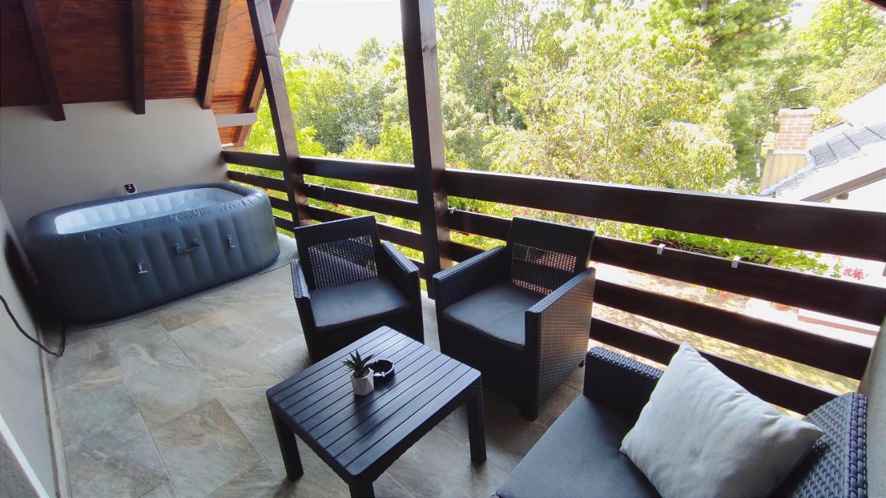 Deluxe Apartment With Jacuzzi - Patar Rakovica Esterno foto