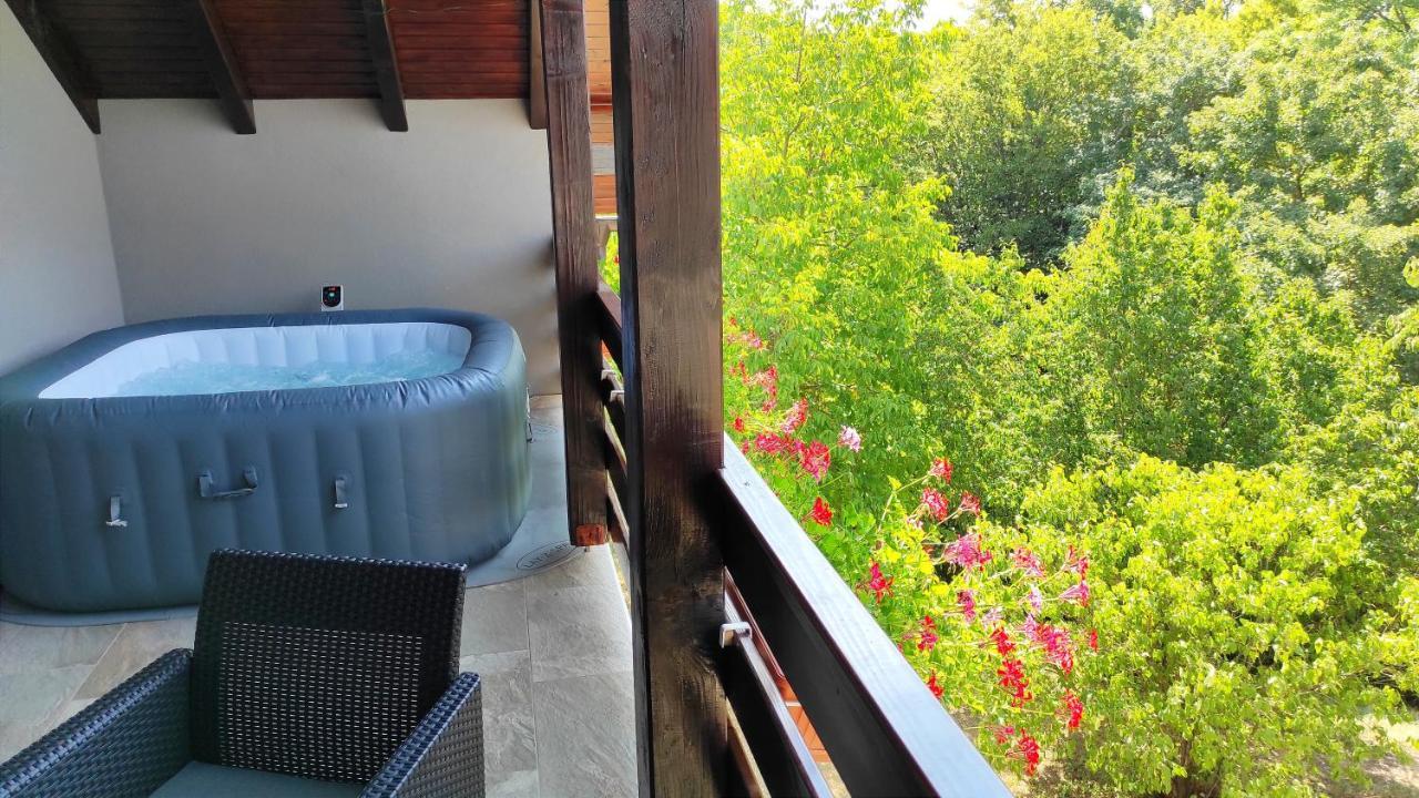 Deluxe Apartment With Jacuzzi - Patar Rakovica Esterno foto
