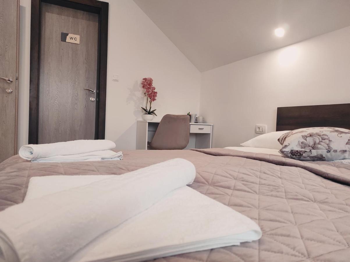 Deluxe Apartment With Jacuzzi - Patar Rakovica Esterno foto