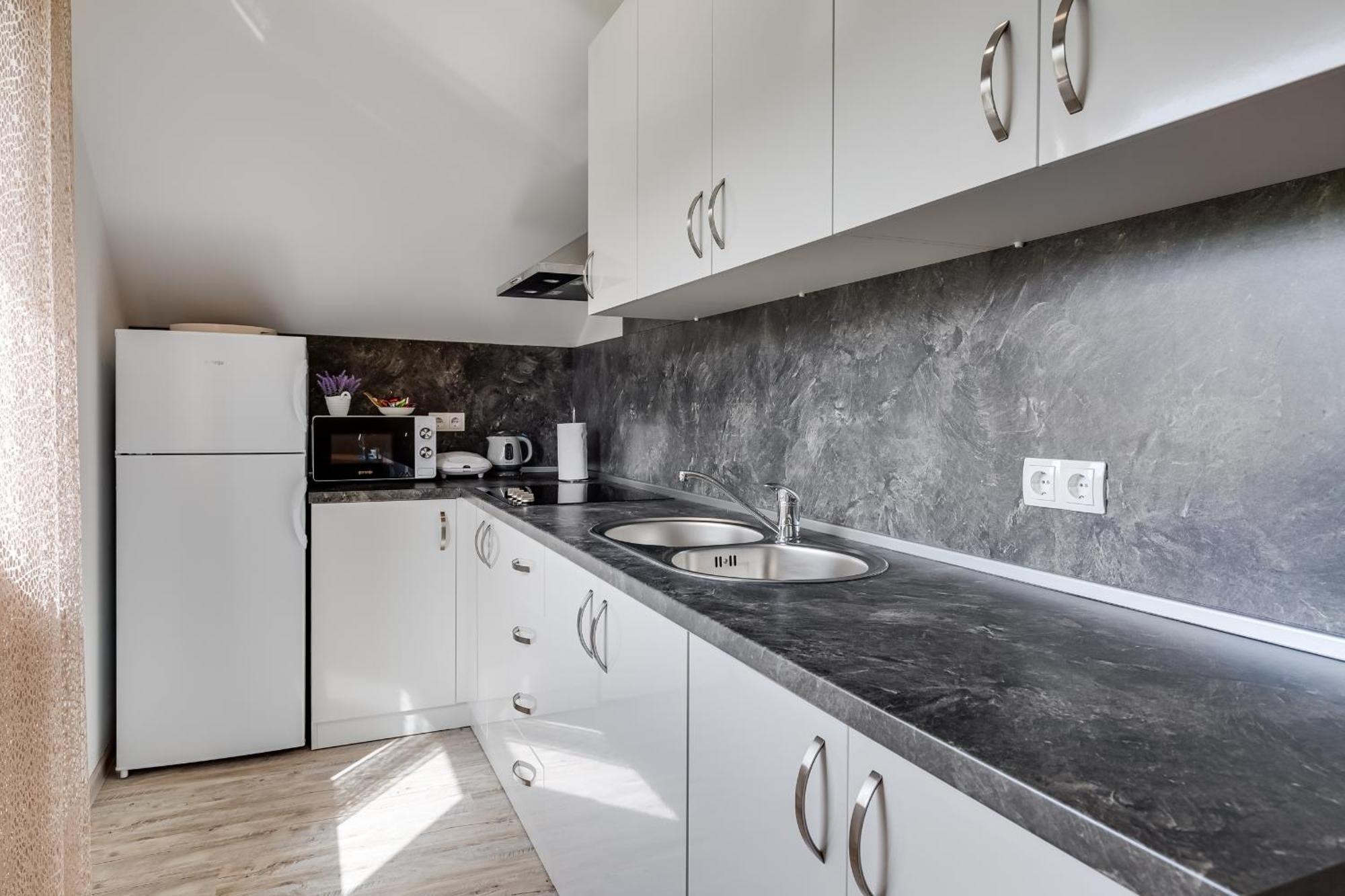 Deluxe Apartment With Jacuzzi - Patar Rakovica Esterno foto