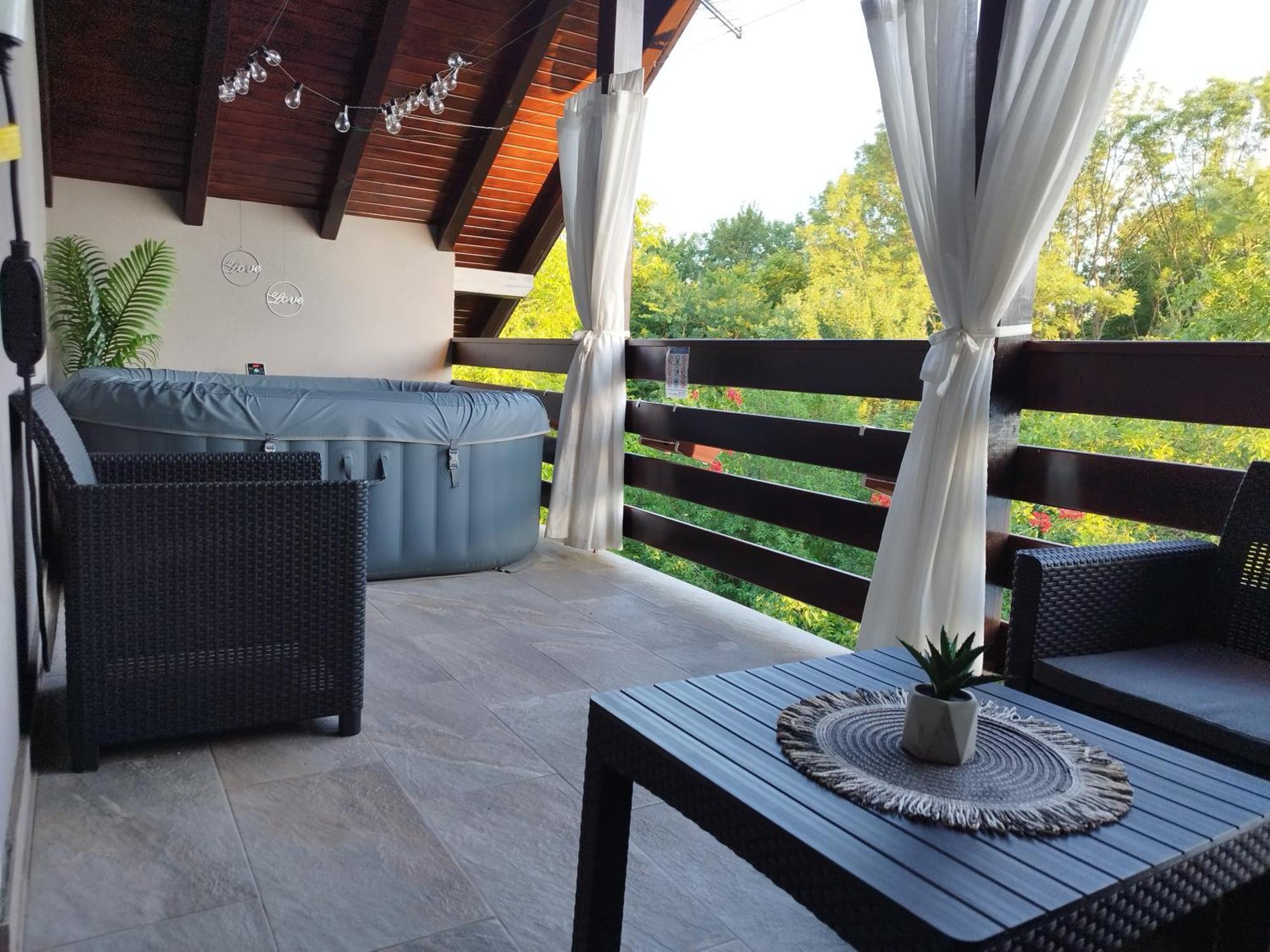 Deluxe Apartment With Jacuzzi - Patar Rakovica Esterno foto